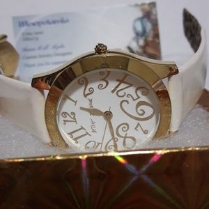 🎀BETSEY JOHNSON HAND WATCH